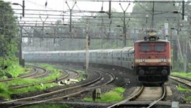 Photo of दिल्ली जा रही आम्रपाली एक्सप्रेस में बम की झूठी धमकी से मचा हड़कंप