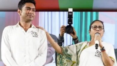 Photo of कोलकाता पुलिस ने X पर ममता और अभिषेक बनर्जी को किया अनफॉलो